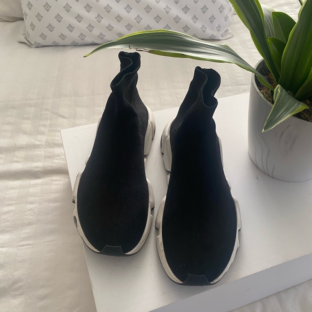 AUTHENTIC Balenciaga speed graffiti Trainers - Picture 5 of 12